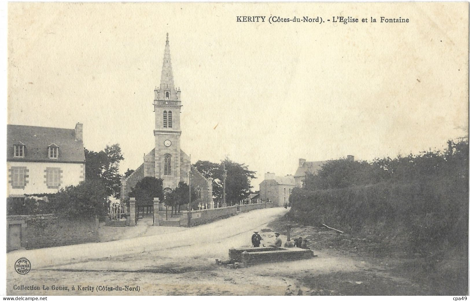 22    KERITY   L' EGLISE  ET  LA  FONTAINE - Autres & Non Classés