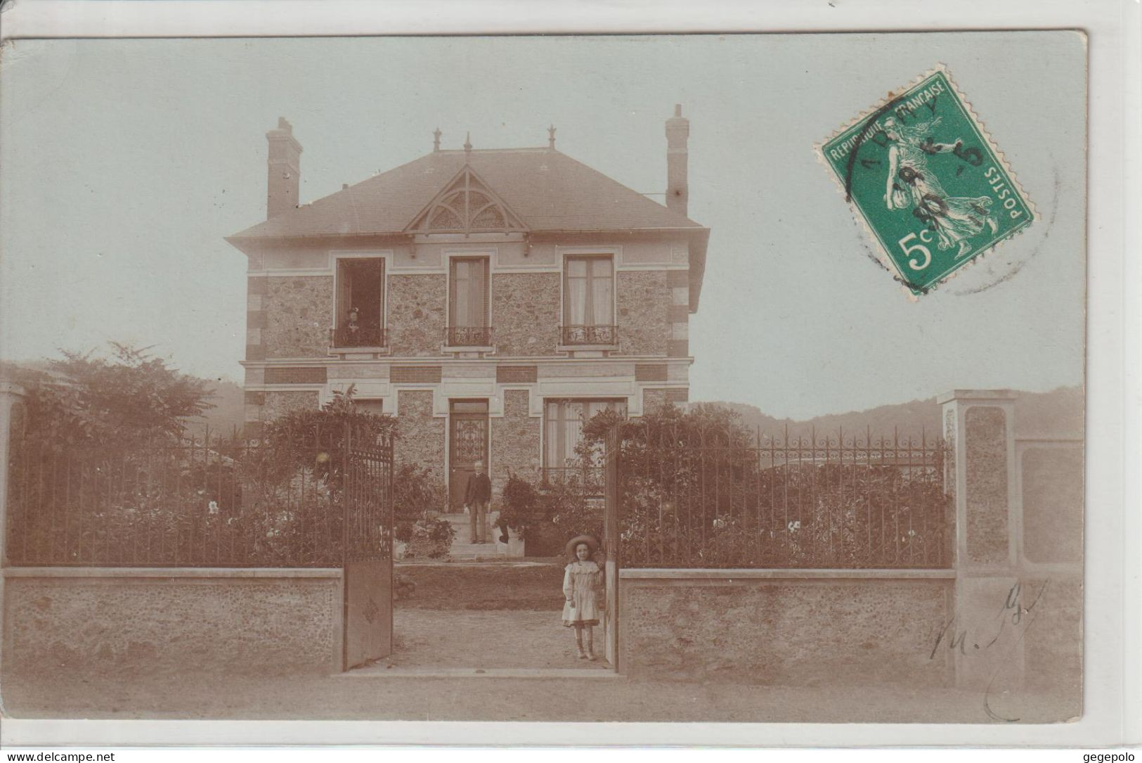 LARDY - Une Belle Demeure Située Rue De La Gare  ( Carte Photo ) - Lardy