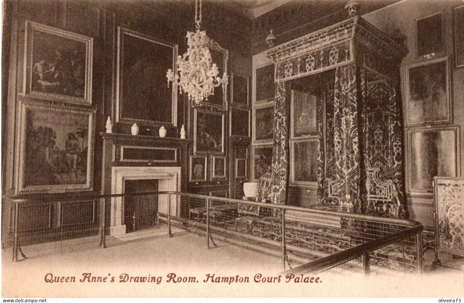 HAMPTON COURT PALACE - Queen Anne's Drawing Room - Hampton Court