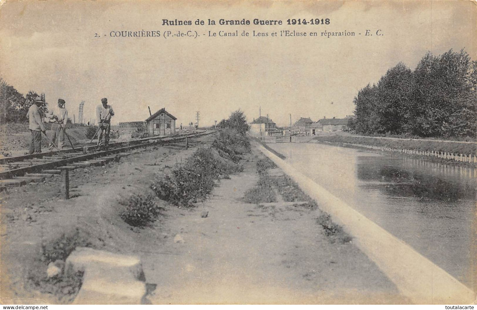 CPA 62 ENVIRONS DE HARNES COURRIERES LE CANAL DE LENS ET L'ECUSE EN REPARATION RUINES DE LA GRANDE GUERRE 1914 1918 - Harnes