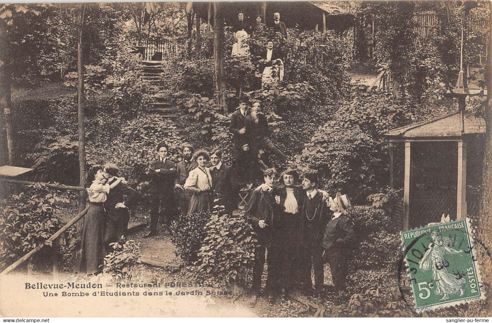 CPA 92 BELLEVUE / MEUDON / RESTAURANT FORESTIER / UNE BOMBE D'ETUDIANTS DANS LE JARDIN SAISSE / Cpa Rare - Other & Unclassified