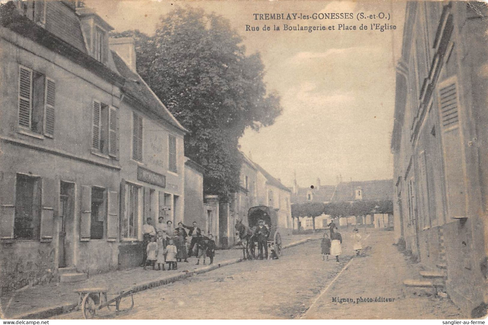 CPA 93 TREMBLAY LES GONESSES / RUE DE LA BOULANGERIE ET PLACE DE L'EGLISE - Tremblay En France