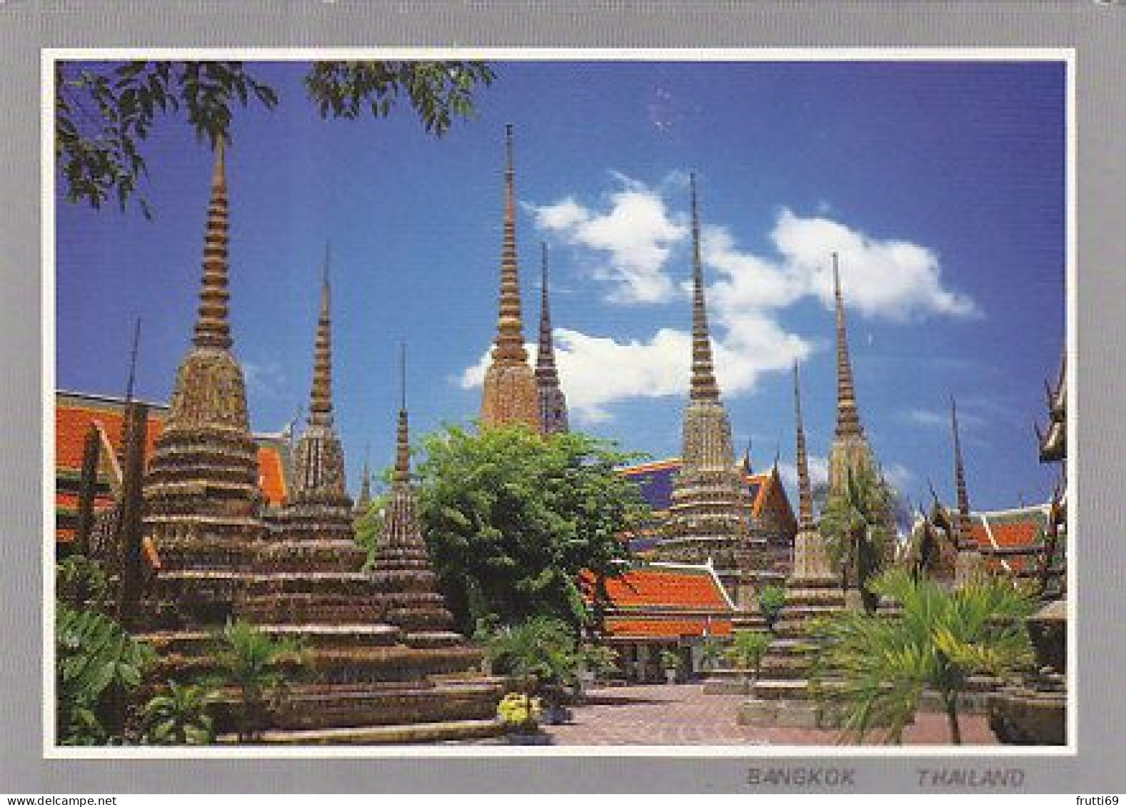 AK 157488 THAILAND - Bangkok - Pagodas In Wat-Pho - Tailandia
