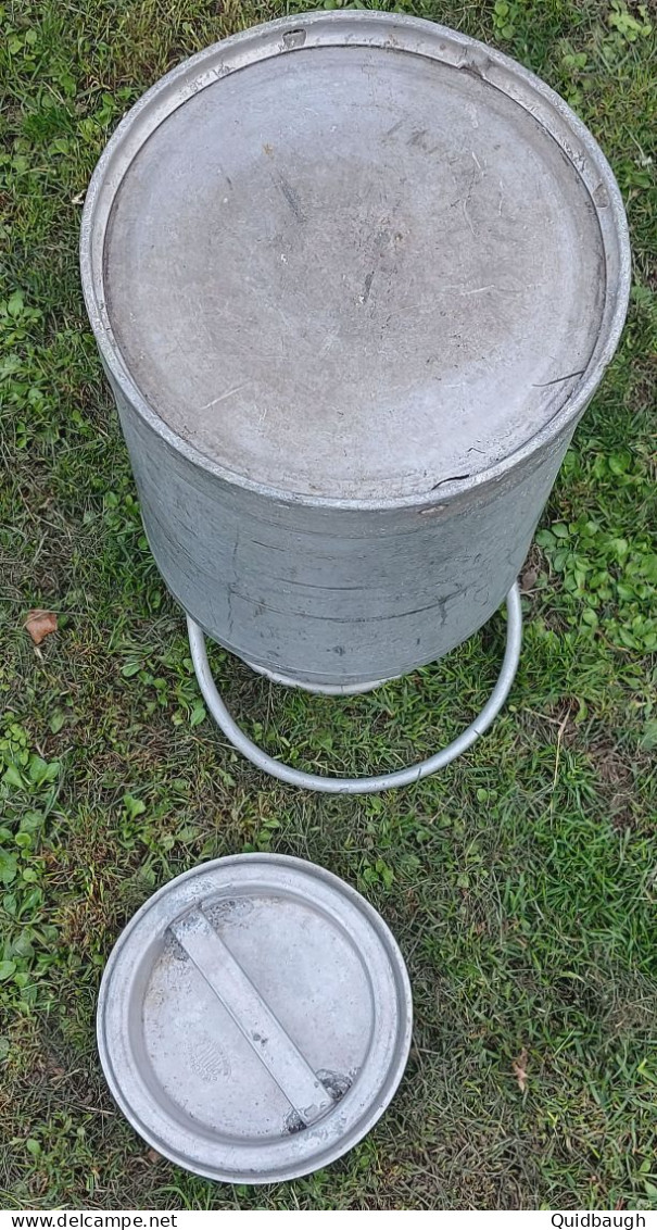 Ancienne cruche à lait en aluminium 20 litres
