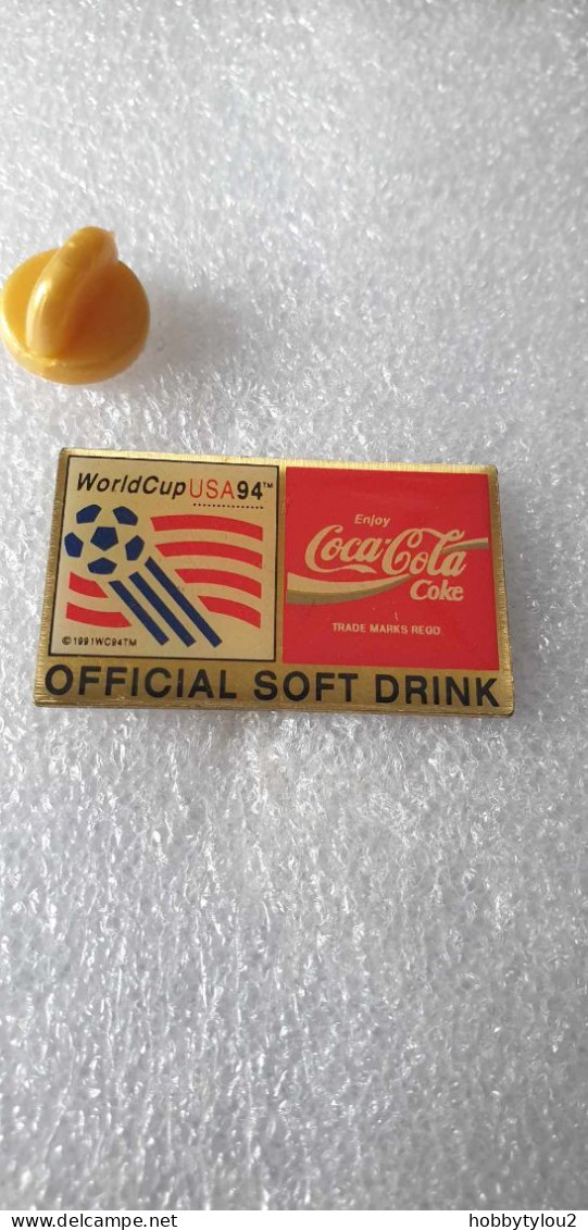 Pin's Coca-Cola WorldCup USA 94 Official Soft Drink - Coca-Cola