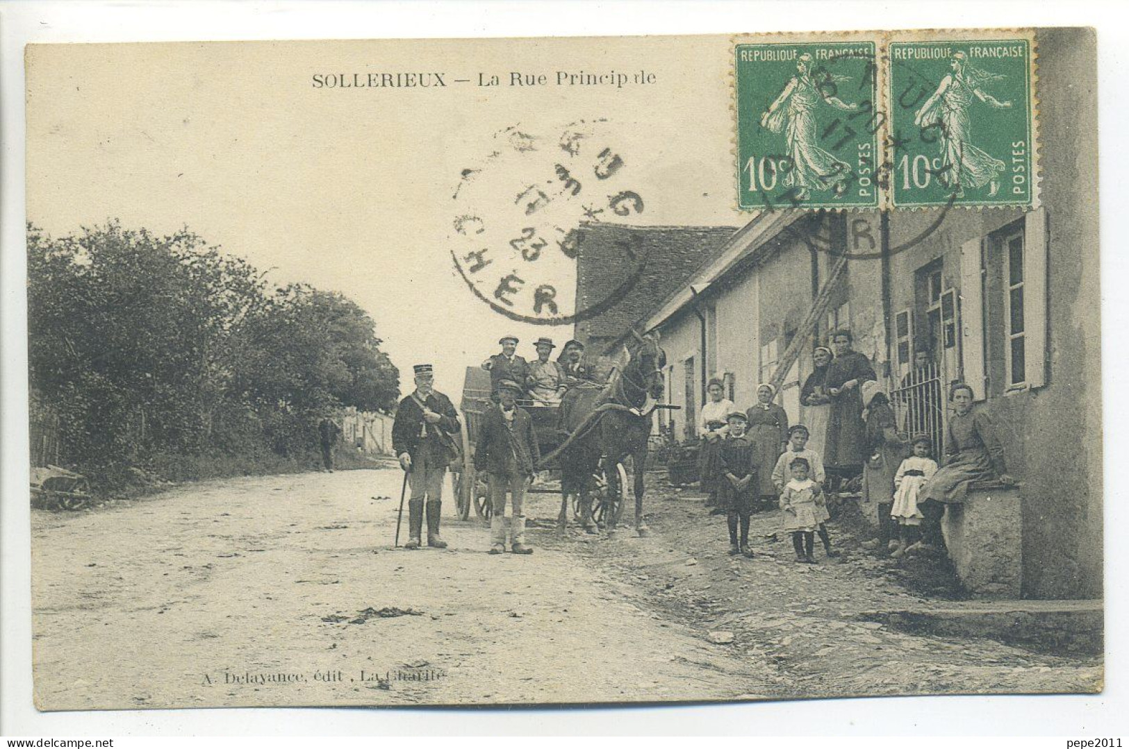 CPA 18 Cher - Solérieux (proche Baugy) - La Rue Principale - Belle Animation Attelage, Facteur - Baugy