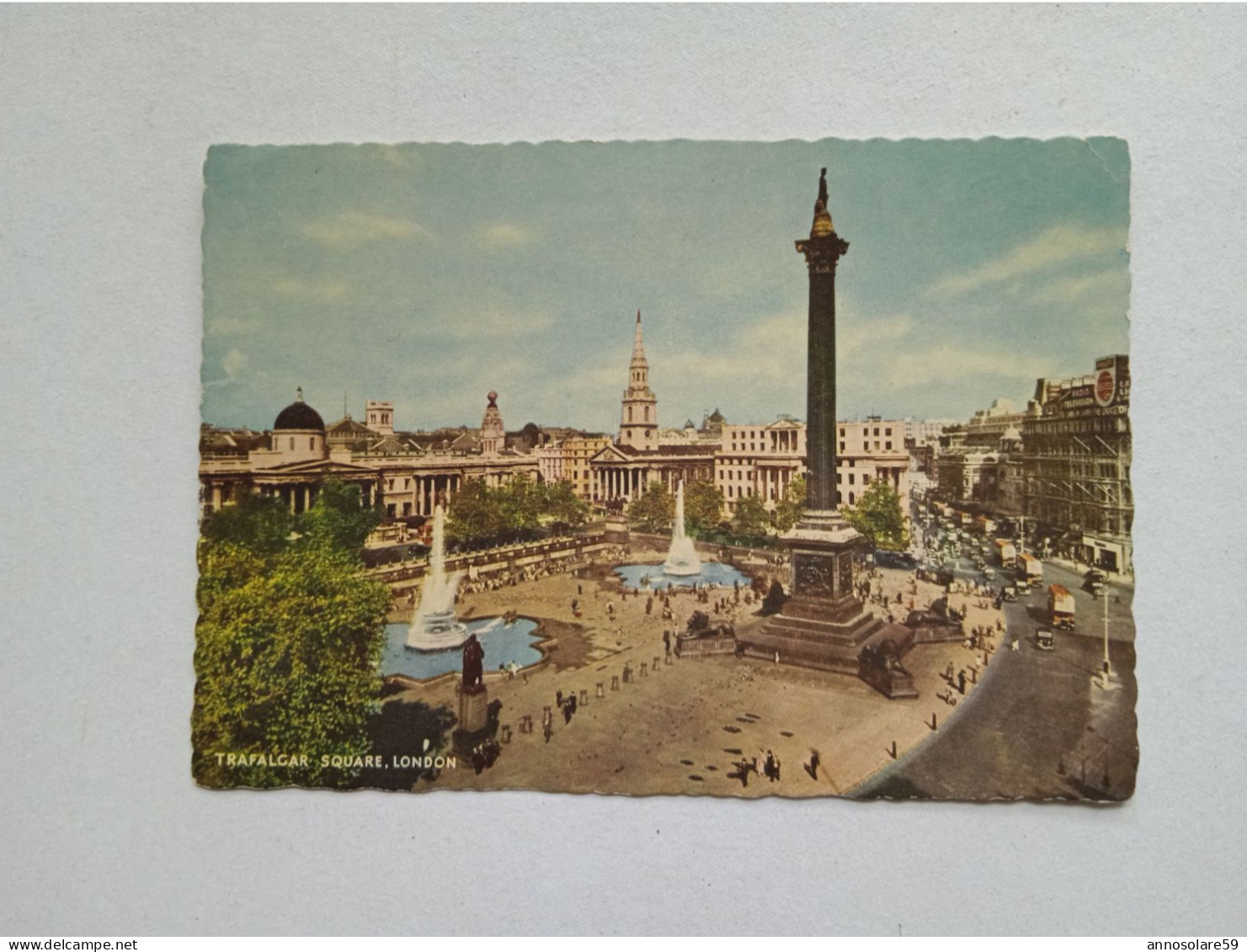 CARTOLINA: TRAFALGAR SQUARE - LONDON (MOVIMENTATA) - VIAGGIATA - F/G - B/N - LEGGI - Collections & Lots