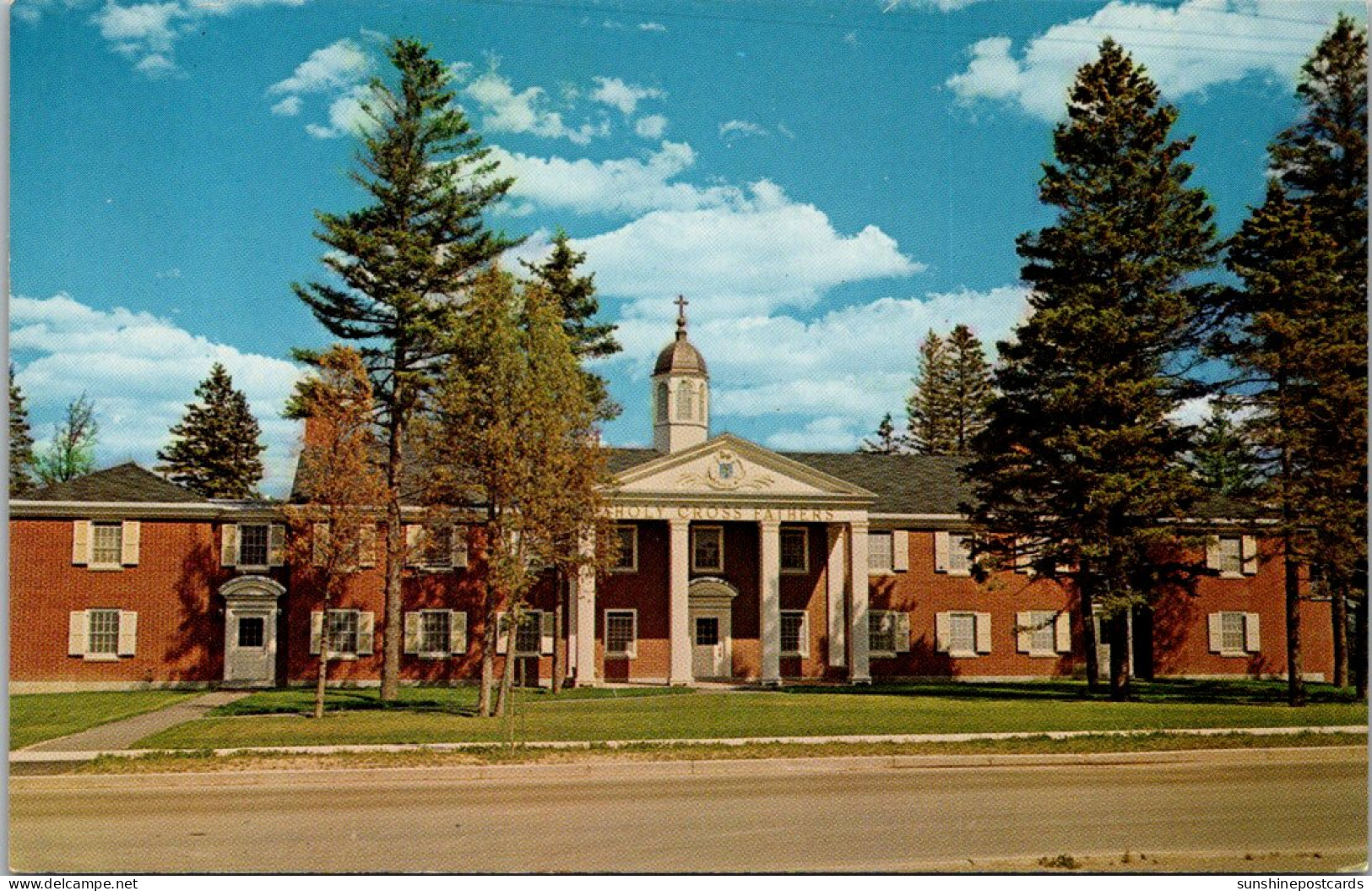 Canada New Brunswick Fredericton Men's Residence St Thomas University Holy Cross Fathers - Fredericton