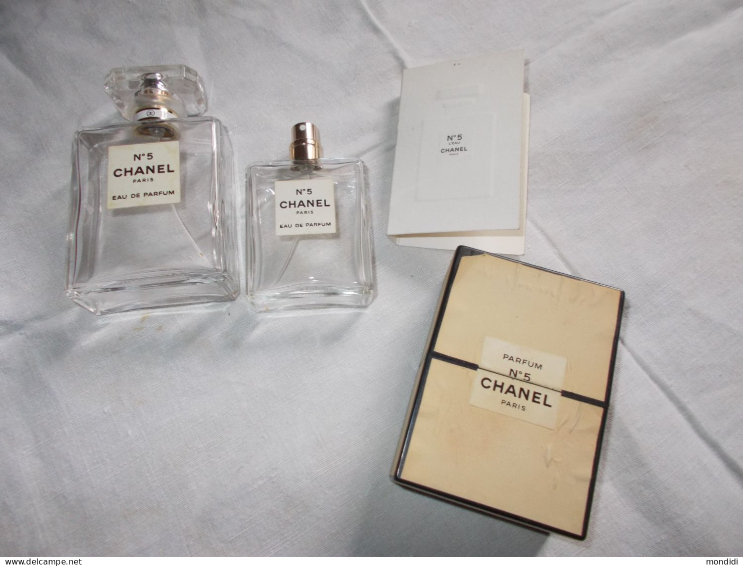Lot Ancien Flacons Parfum Chanel N° 5 Vaporisateurs  Boite Et Echantillon Vintage - Flacons (vides)