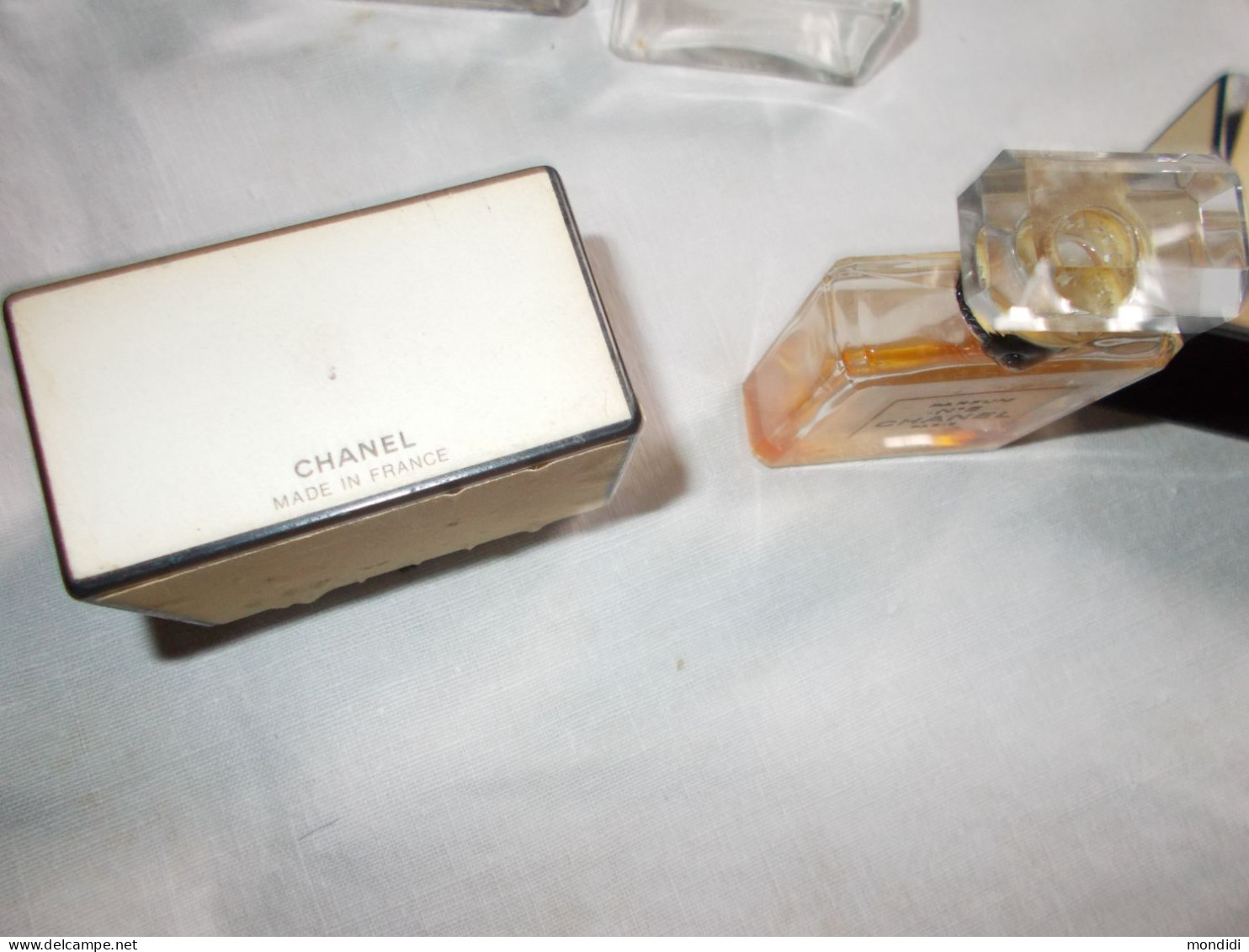 lot ancien flacons parfum chanel n° 5 vaporisateurs  boite et echantillon vintage