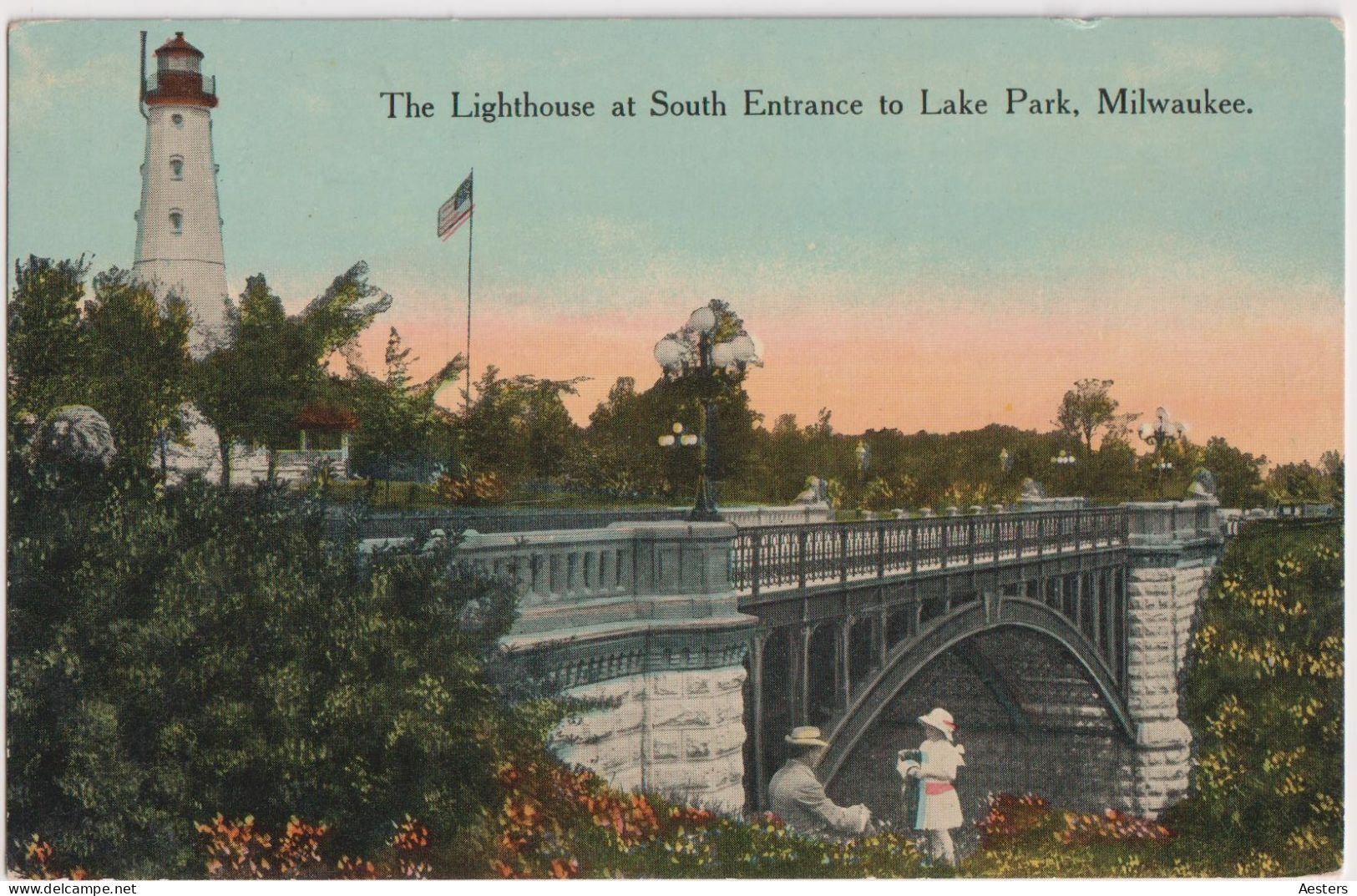 Milwaukee; The Lighthouse At South Entrance To Lake Park - Not Circulated. (Kropp Co.) - Milwaukee