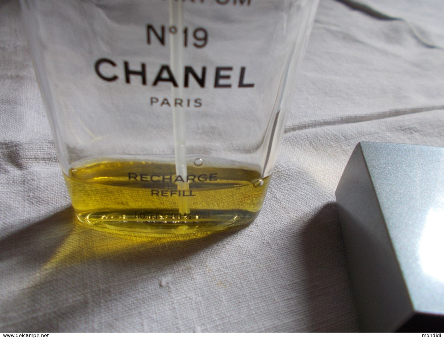 Ancien Vaporisateur Rechargeable Vide Chanel N° 19 Vintage Etui - Flacons (vides)