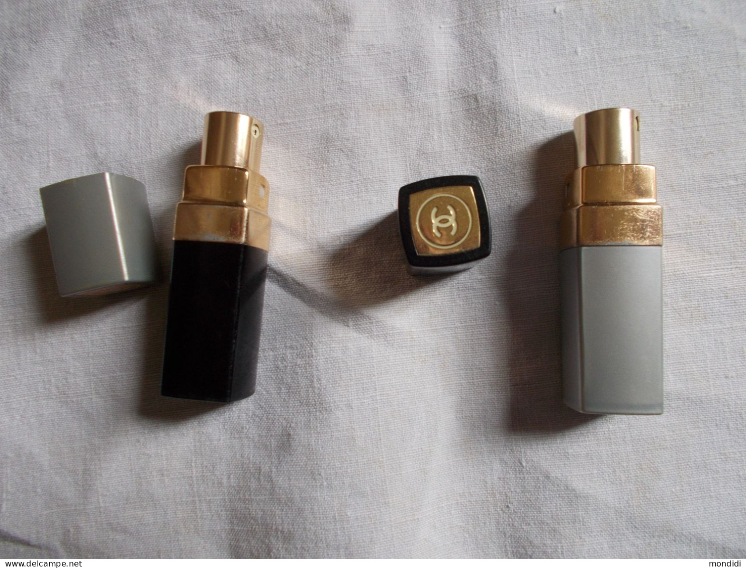 2 Anciens Petits Vaporisateurs De Poche De Sac Chanel N° 5 Et N° 19 Vides Rechargeables Vintage - Flacons (vides)