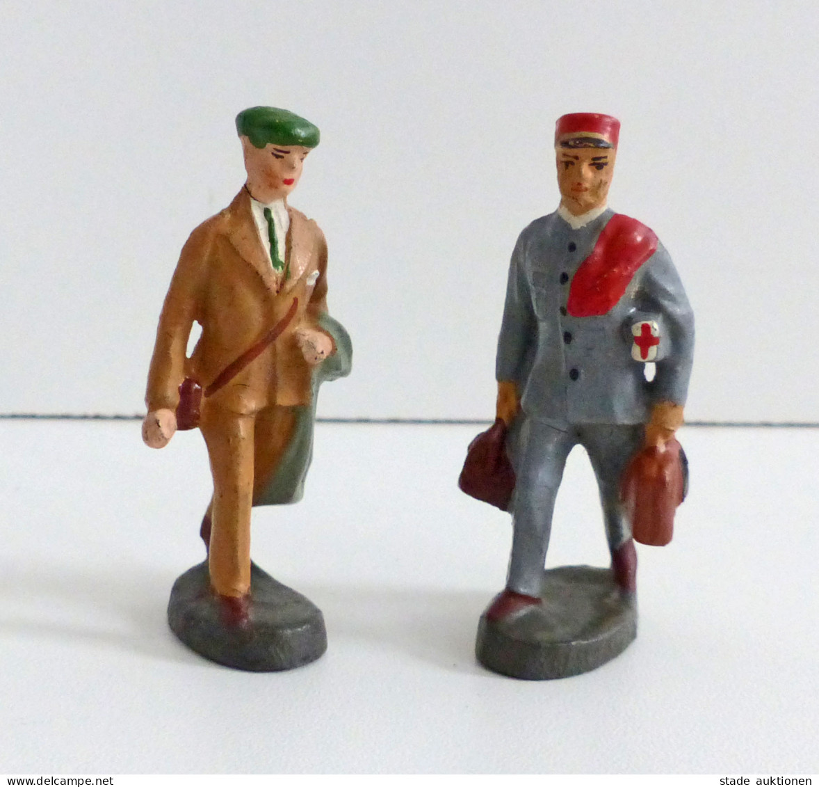 Spielzeug Elastolin 2 Figuren Sanitäter Und Tourist Aus Den 1930er Jahren Ca. 6cm Hoch I-II Jouet - Jeux Et Jouets