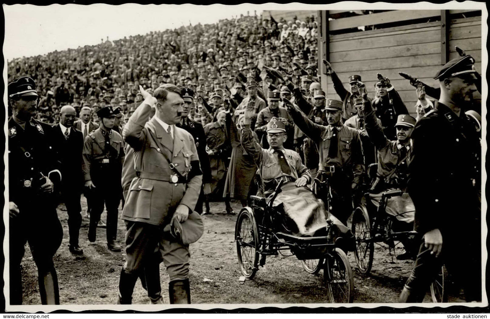 REICHSPARTEITAG NÜRNBERG WK II - Sehr Seltene Foto-Ak HITLER Mit SS Bei ROLLSTUHLFAHRERN!! I - Weltkrieg 1939-45