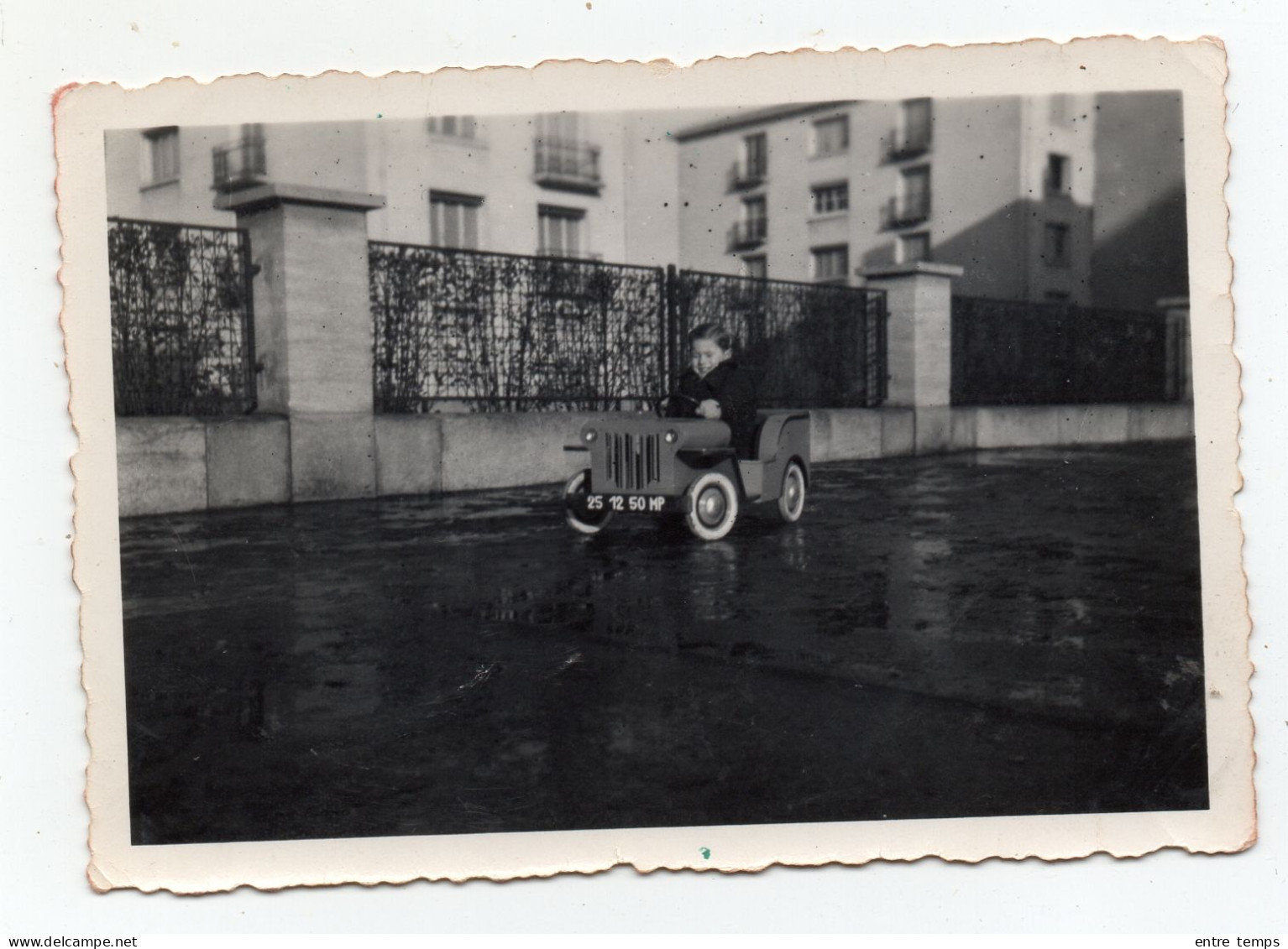 Photo Voiture à  Pédales Jeep US Military Police - Oggetti