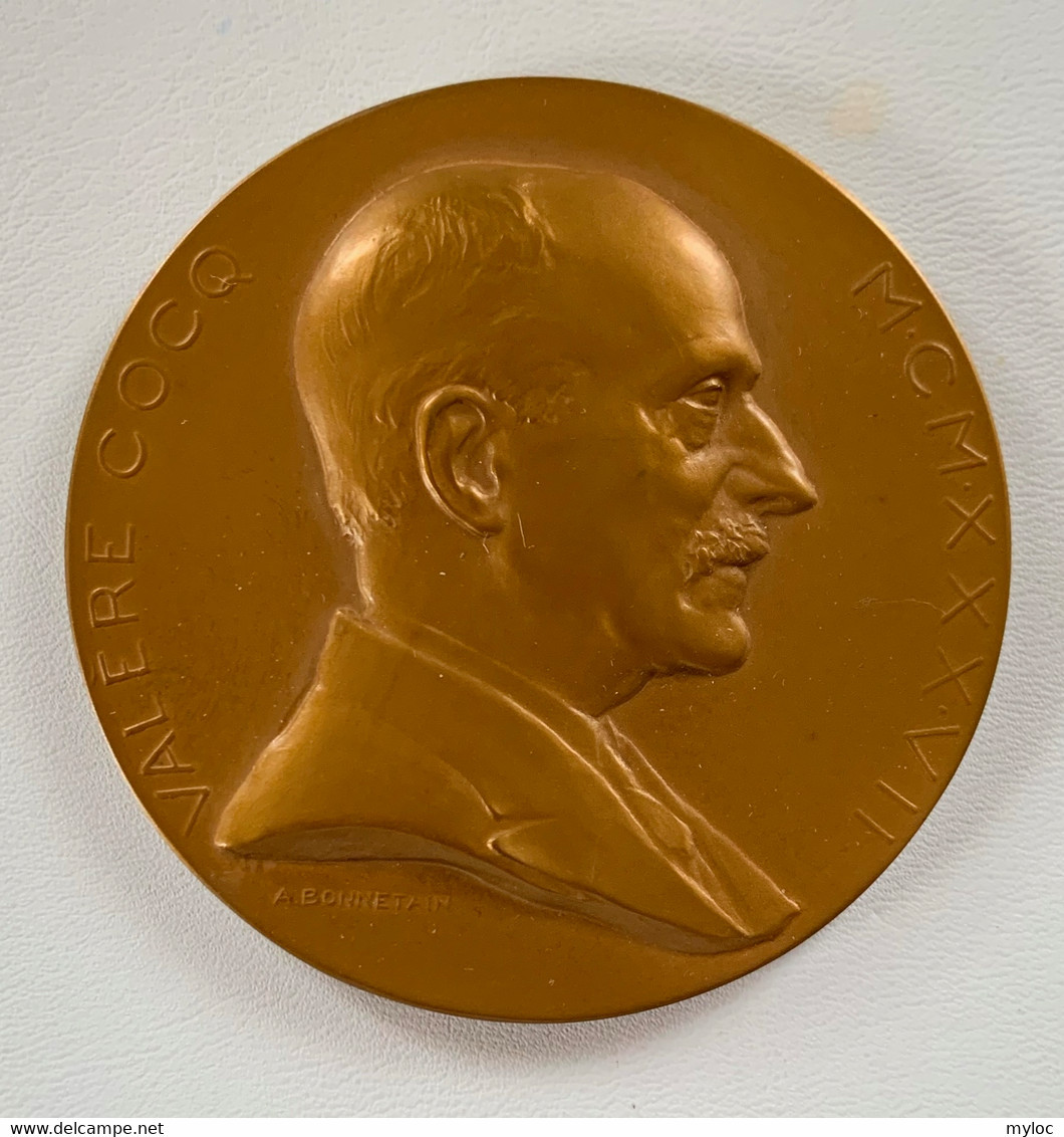 Médaille Bronze. Valère Cocq. Au Professeur Valère Cocq 1909-1934. Ses Collègues, Ses élèves, Ses Amis. A. Bonnetain - Firma's