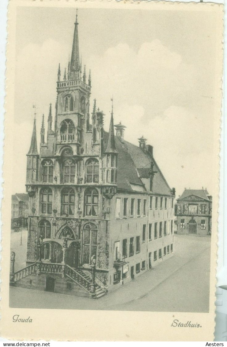 Gouda; Stadhuis - Niet Gelopen. (Rembrandt - Utrecht) - Gouda