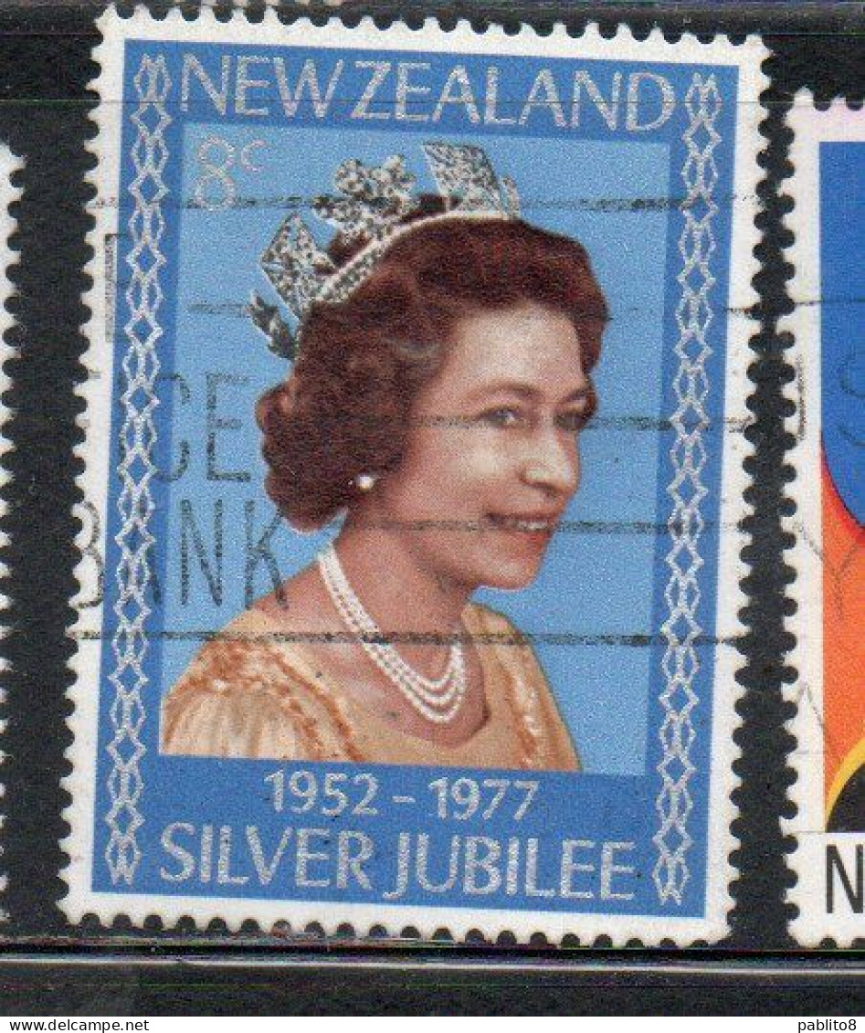 NEW ZEALAND NUOVA ZELANDA 1977 QUEEN ELIZABETH II SILVER JUBILLEE 8c USED USATO OBLITERE' - Gebraucht