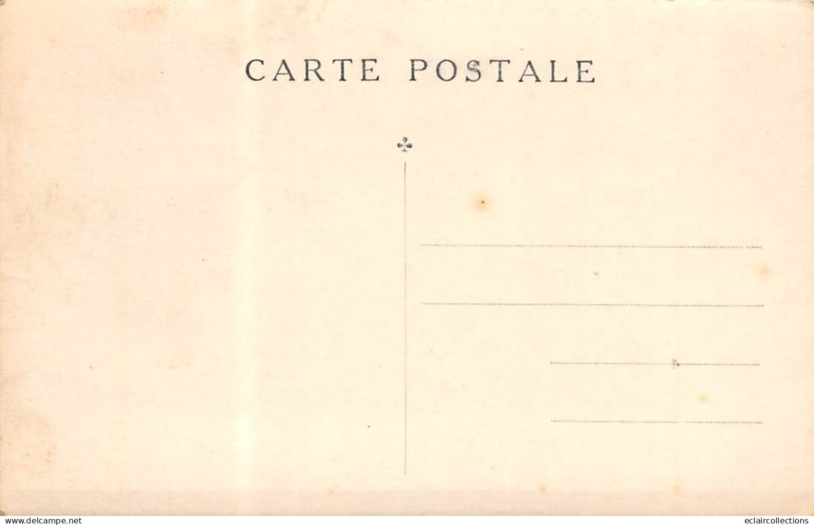 Cholet    Attribué A 49   Fête.  Famille Posant Devant Une Voiture  Baptême  ? (Voir Scan) - Cholet