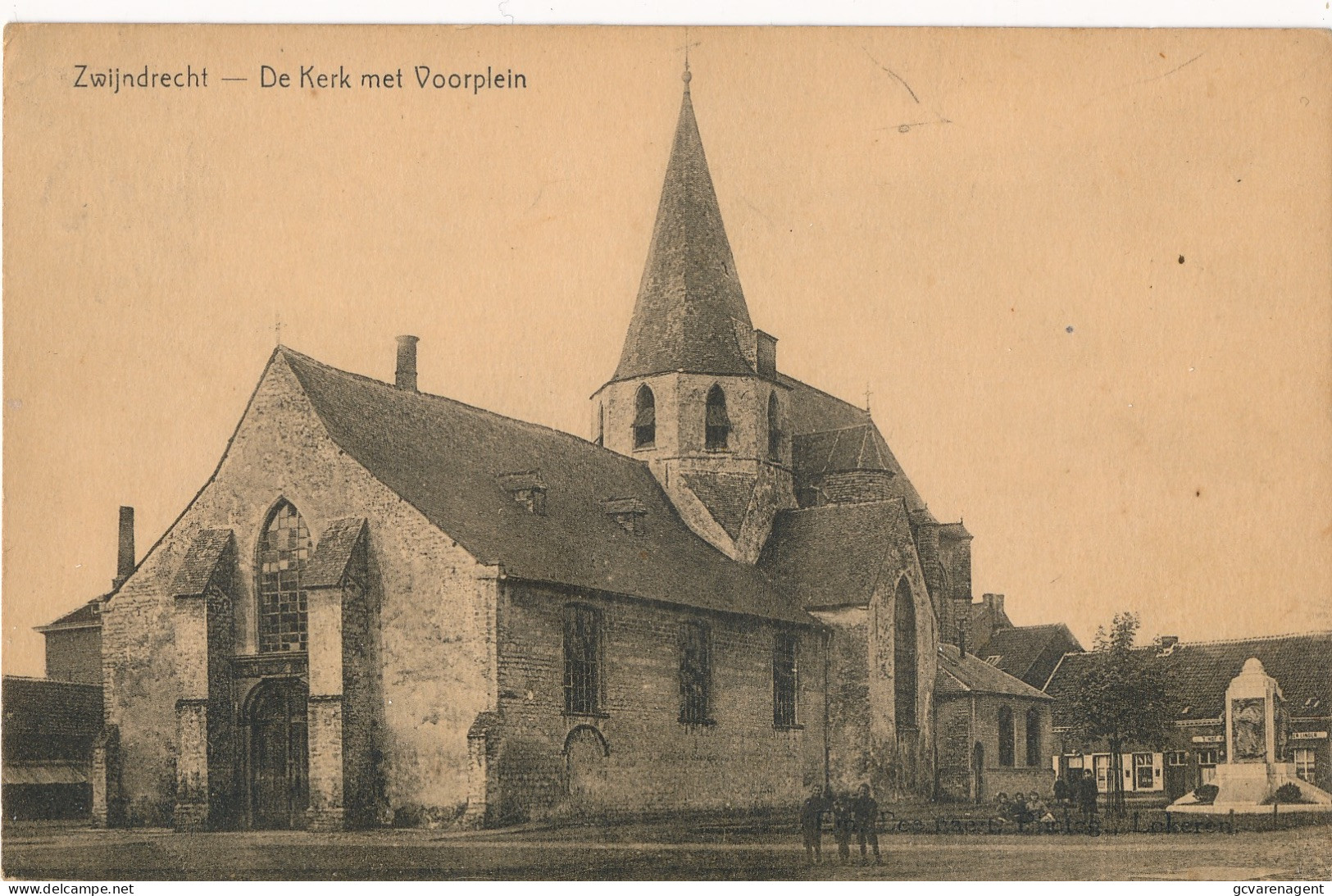 ZWIJNDRECHT  DE KERK MET VOORPLEIN   2 SCANS - Zwijndrecht