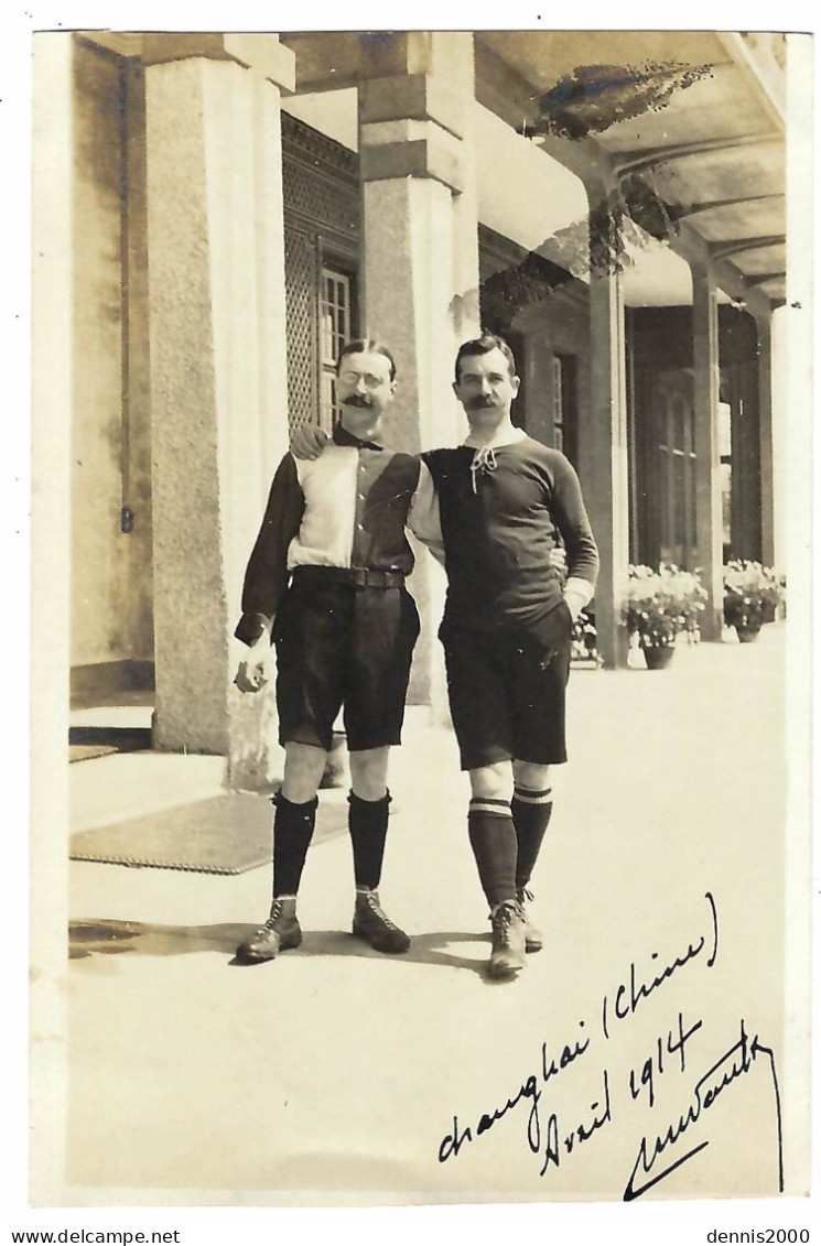 PHOTO - CHINE - SHANGHAI - Avril 1914 - Deux Hommes En Habit De Sport - Format 12cm * 8cm - Azië