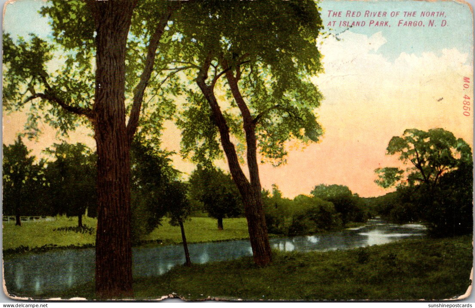 North Dakota Fargo The Red River Of The North At Island Park - Fargo