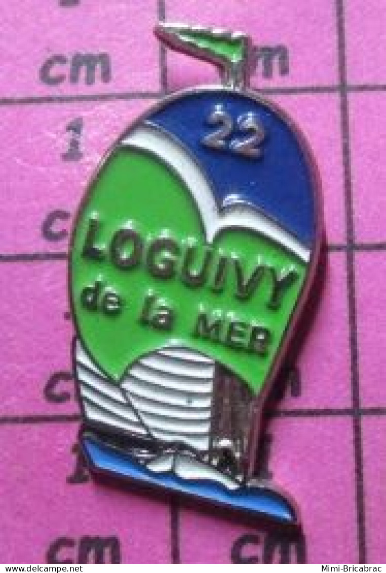 713G Pin's Pins / Beau Et Rare / SPORTS / VOILE VOILIER REGATE COURSE LOGUIVY DE LA MER - Segeln