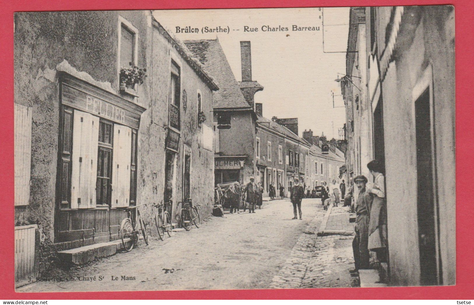 Brülon - Rue Charles Barreau ... Belle Animation (voir Verso ) - Brulon