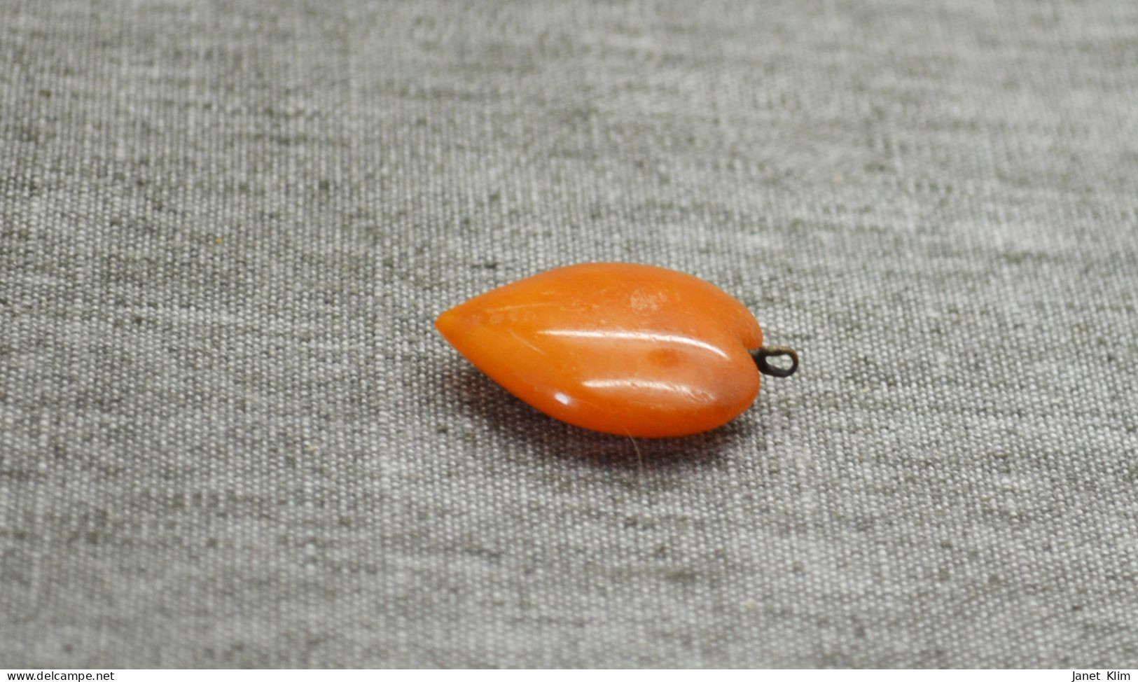 Vintage Amber Pendant In The Shape Of A Heart - Pendants