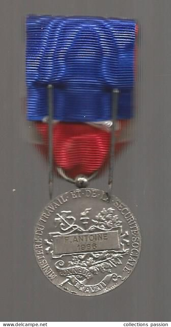 Médaille, Ministère Du Travail Et De La Sécurité Sociale,1966, Graveur: Borrel, Argent 1 Er Titre, Ruban,frais Fr 1.95 E - Professionals/Firms