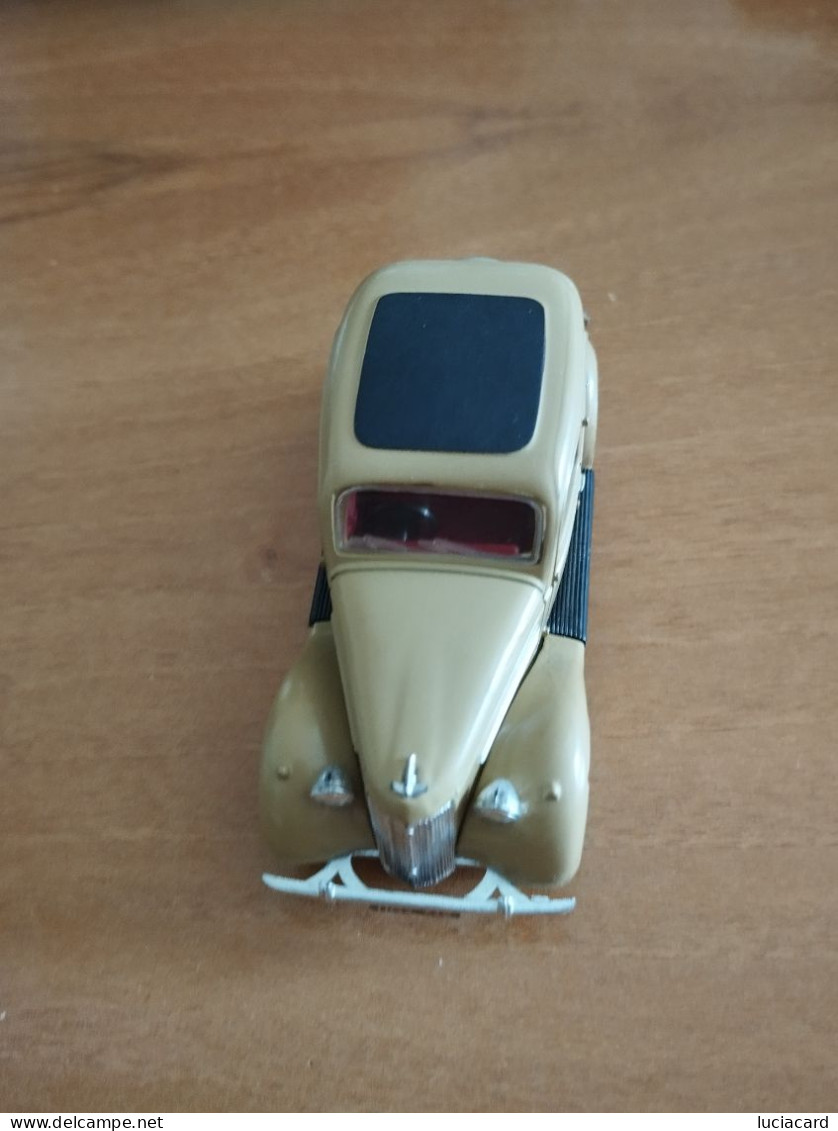 MODELLINO AUTOMOBILE IN METALLO DYS FORD V-8 PILOT 1949  MARCA DINKY 1988 - Dinky