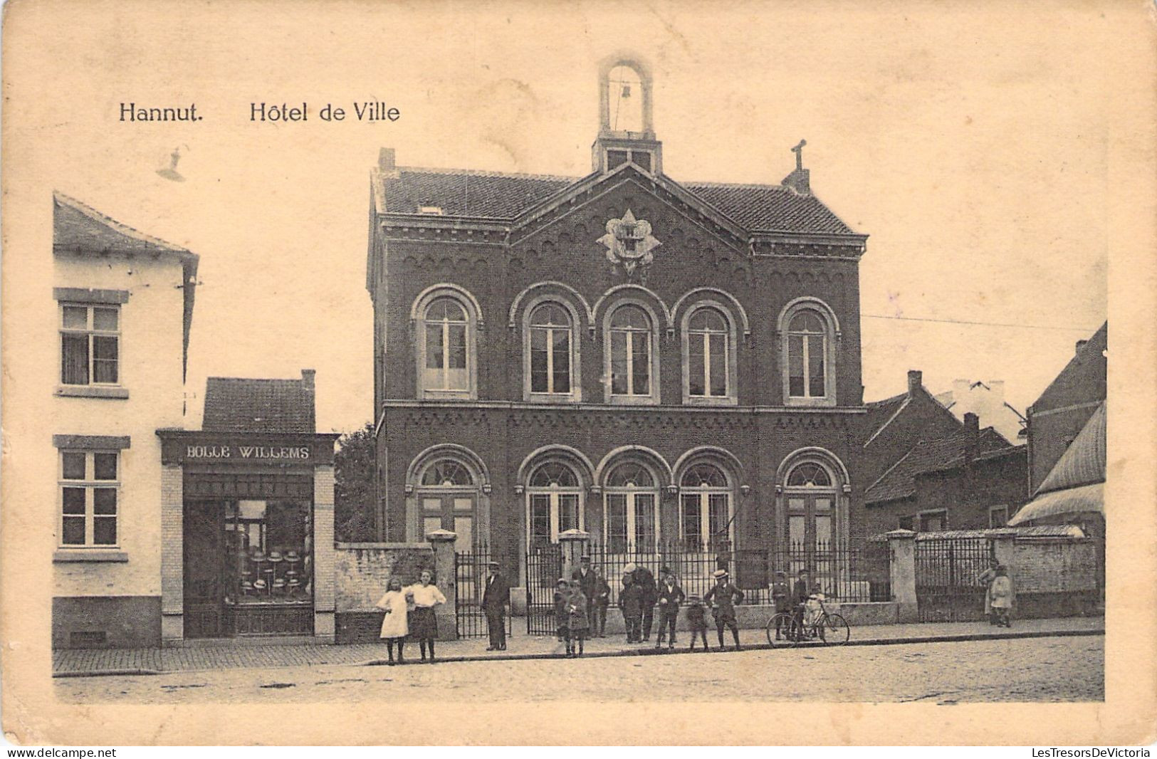 BELGIQUE - Hannut - Hotel De Ville - Animé - Edit Henri Kaquet  - Carte Postale Ancienne - Hannut