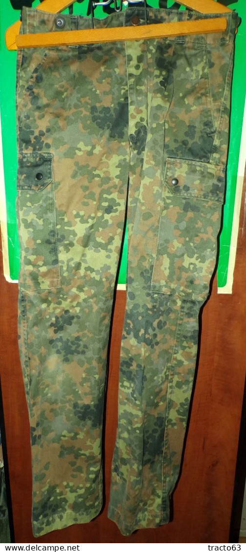 ARMEE ALLEMANDE : PANTALON CAMOUFLE DE L'ARMEE ALLEMANDE DE 2012 EN TAILLE 40 SOIT 80 CM DE TOUR DE TAILLE , TAILLE M , - Equipement