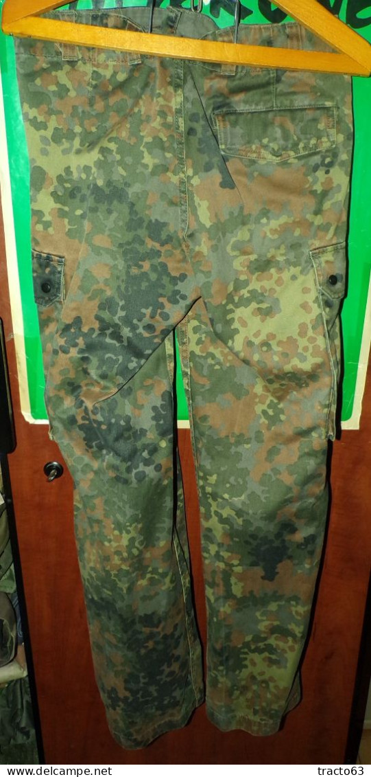 ARMEE ALLEMANDE : PANTALON CAMOUFLE DE L'ARMEE ALLEMANDE DE 2012 EN TAILLE 40 SOIT 80 CM DE TOUR DE TAILLE , TAILLE M , - Equipement