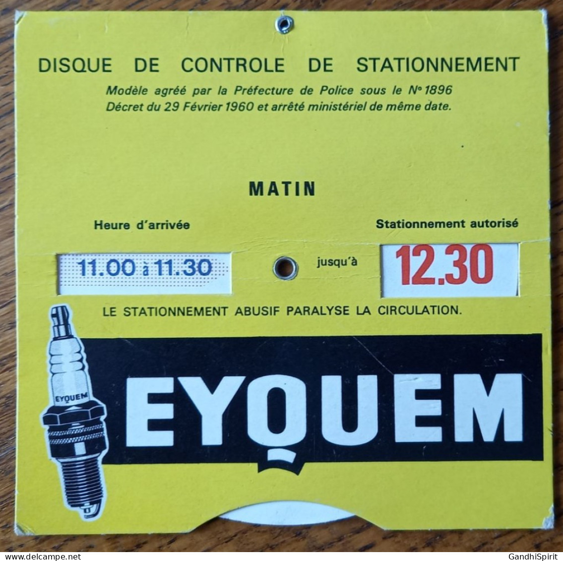 Voiture - Disque De Contrôle De Stationnement Avec Publicité Pour Les Bougies Eyquem - 12.5 Cm X 12.3 Cm. - Cars