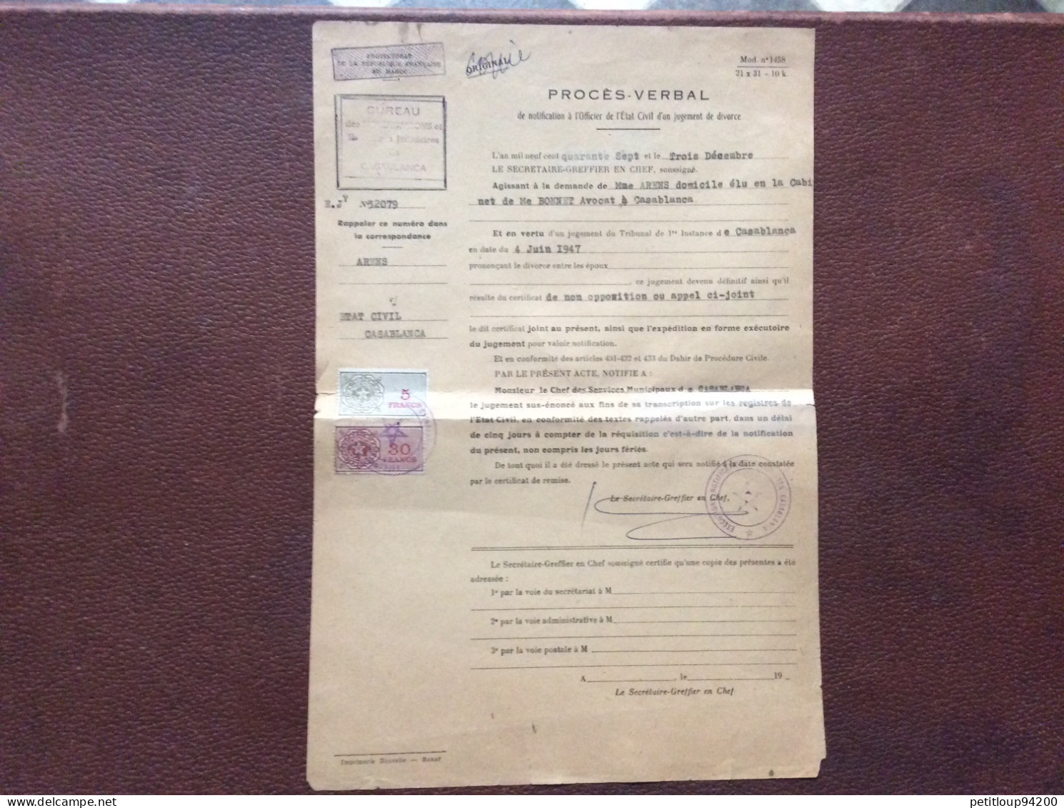 2 TIMBRES FISCAUX SUR DOCUMENT  Procès Verbal  *5 Francs & 30 Francs  CASABLANCA  Maroc  ANNÉE 1947 - Strafport
