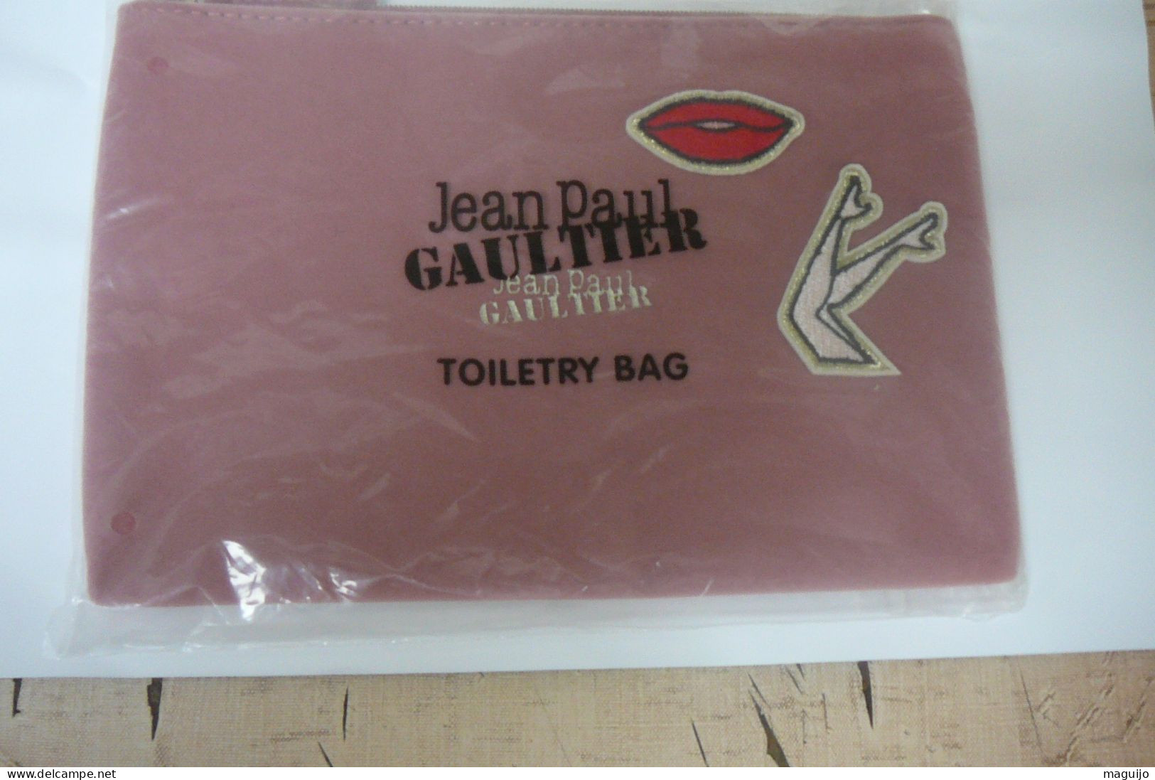 JEAN PAUL GAULTIER " TROUSSE DE TOILETTE" NEUVE ,ENCORE SOUS BLISTER  LIRE ET VOIR - Unclassified