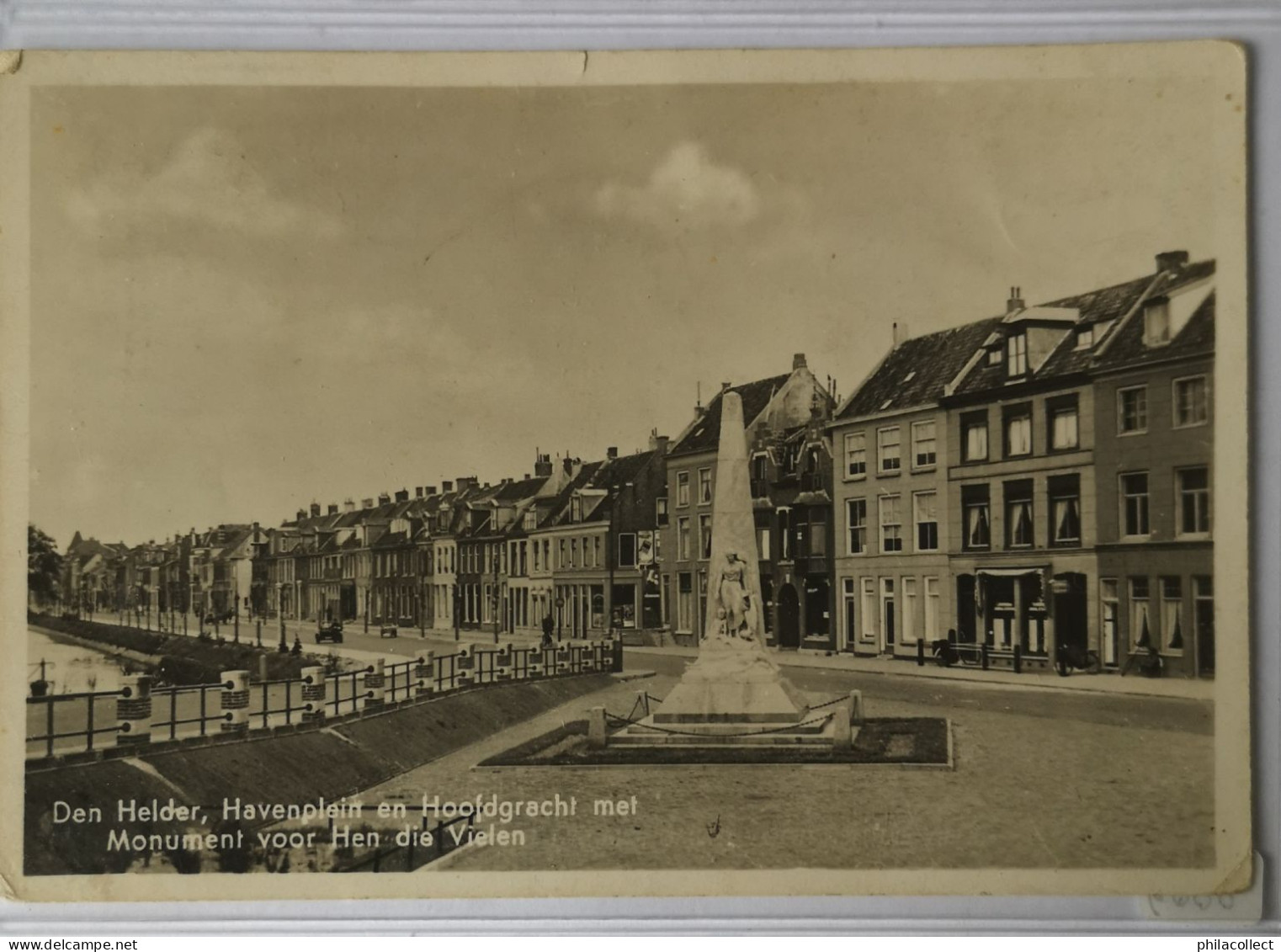 Den Helder Havenplein En Monument 19?? - Den Helder