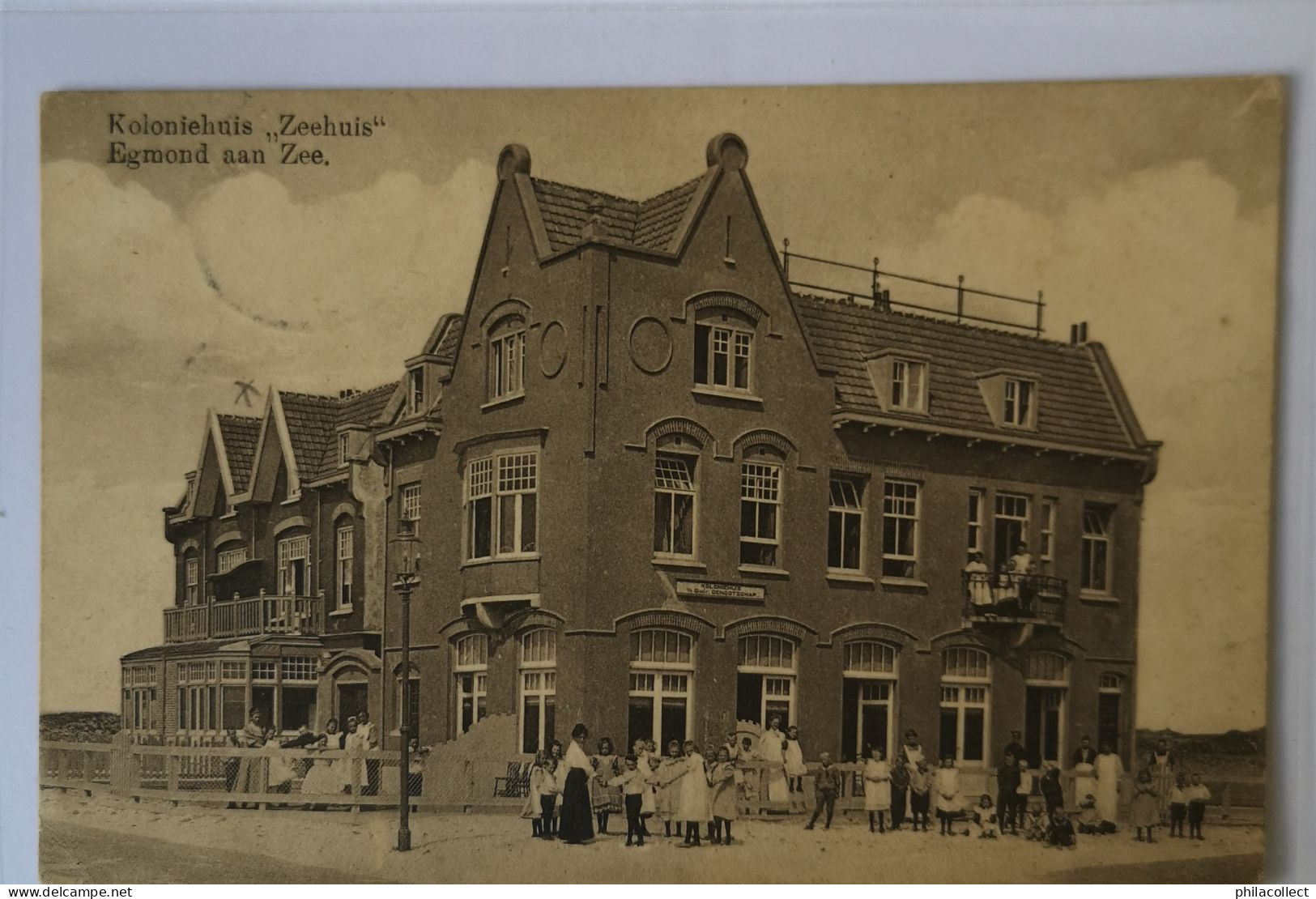 Egmond Aan Zee // Koloniehuis Zeehuis (Veel Volk) 19?? - Egmond Aan Zee