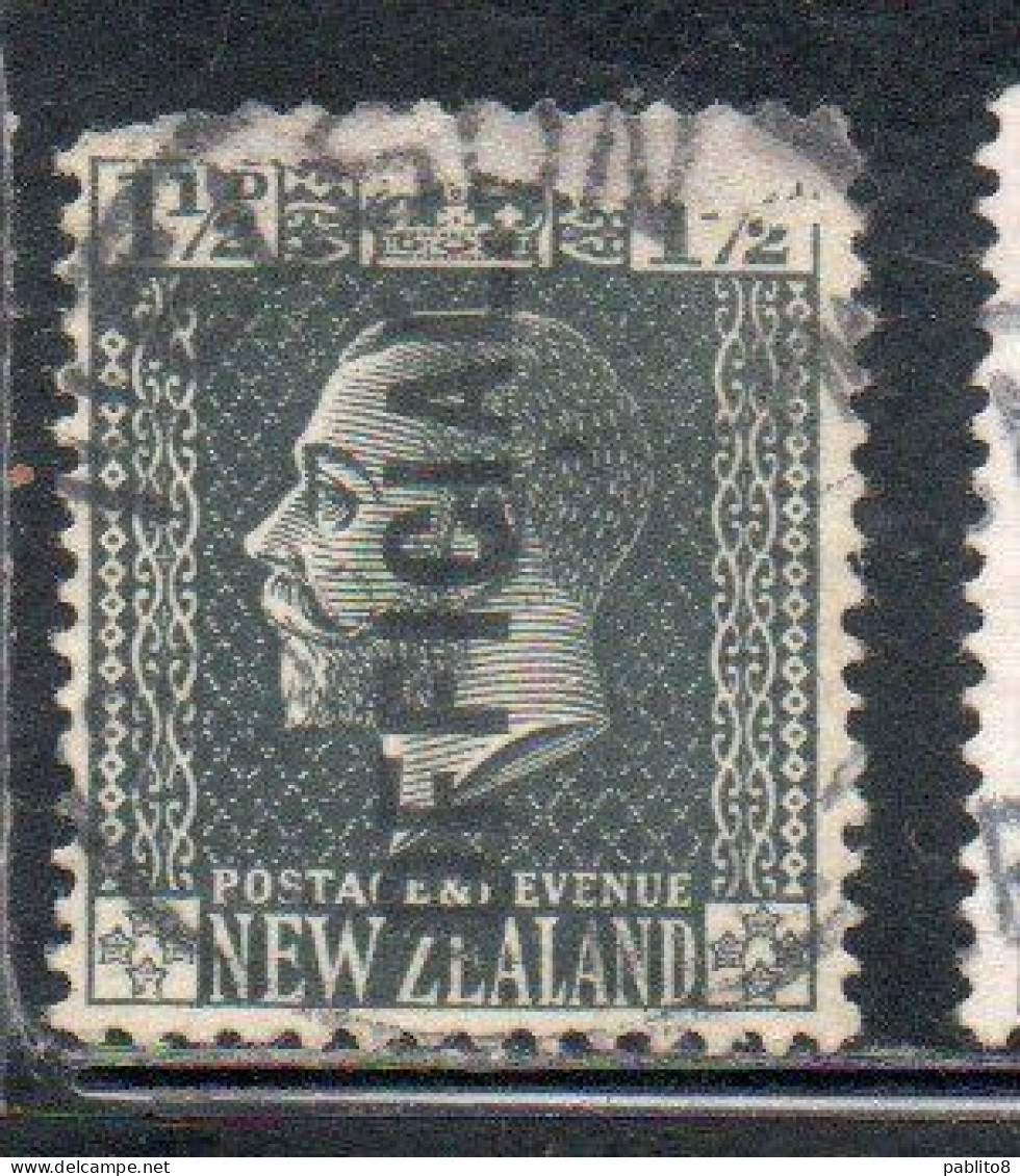 NEW ZEALAND NUOVA ZELANDA 1915 1919 1916 OFFICIAL STAMPS KING GEORGE V 1 1/2p USATO USED OBLITERE' - Gebraucht