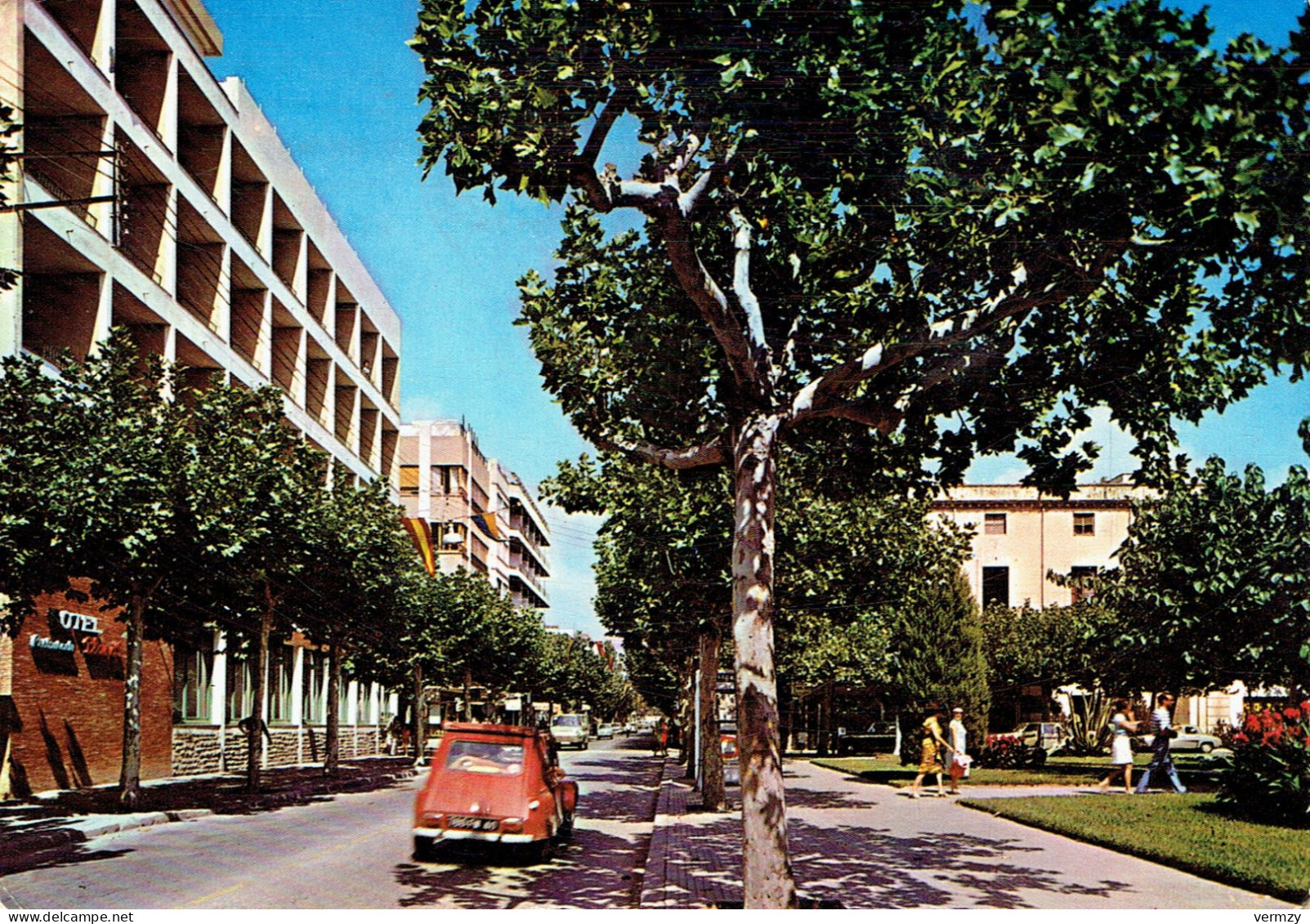 SALOU : Calle De Barcelona Y Plaza Bonet - Tarragona