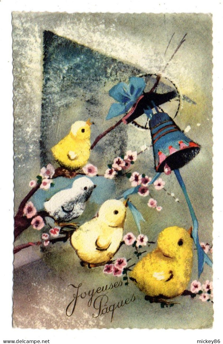 Pâques -- Poussins , Fleurs  Et Cloche - Easter