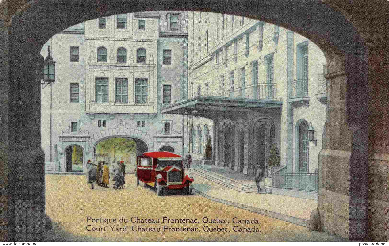 Court Yard Bus Chateau Frontenac Quebec Canada 1920s Postcard - Québec - Château Frontenac