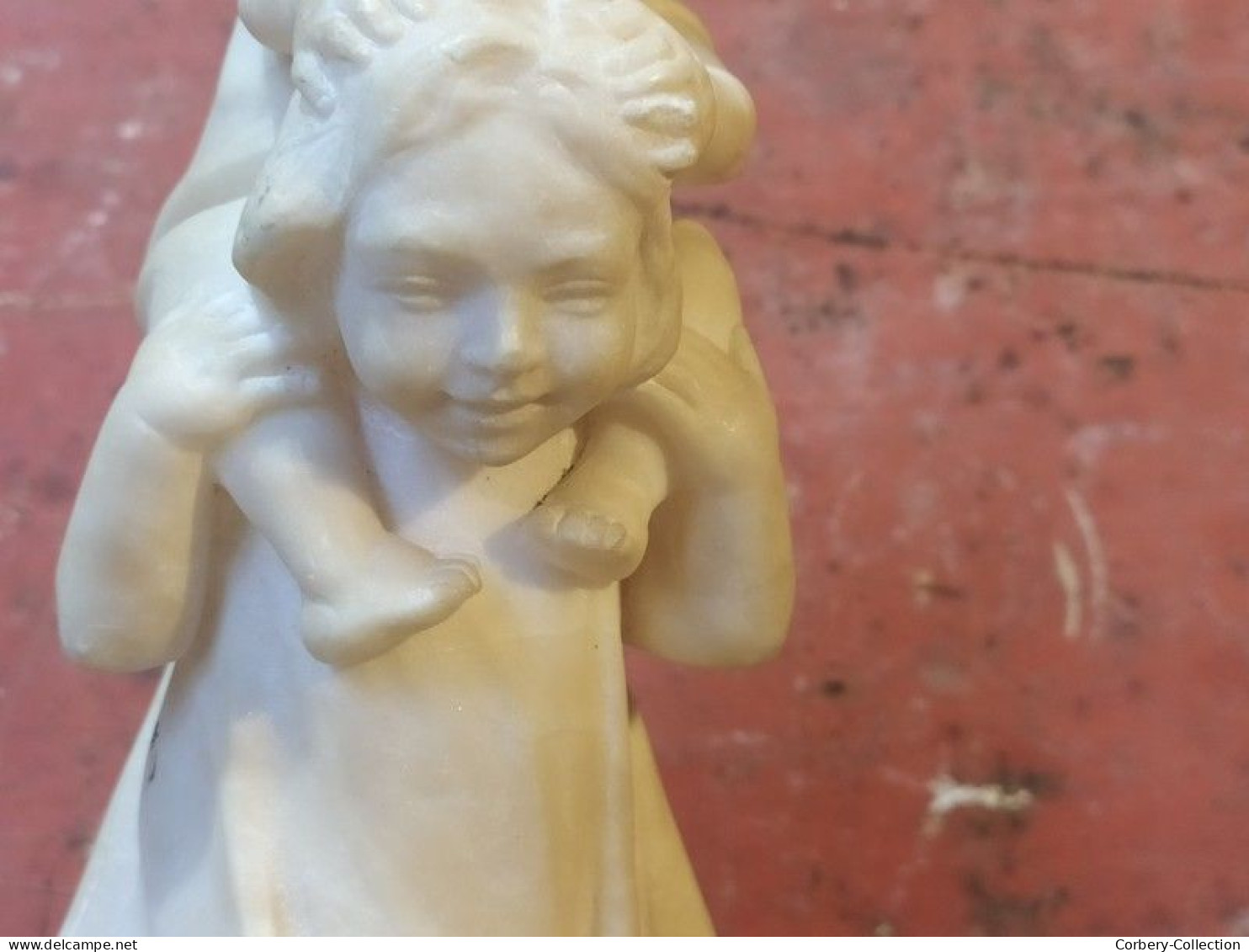 Sculpture XIXème en Albâtre Enfants Jouant Fillette Portant son Frêre sur le dos