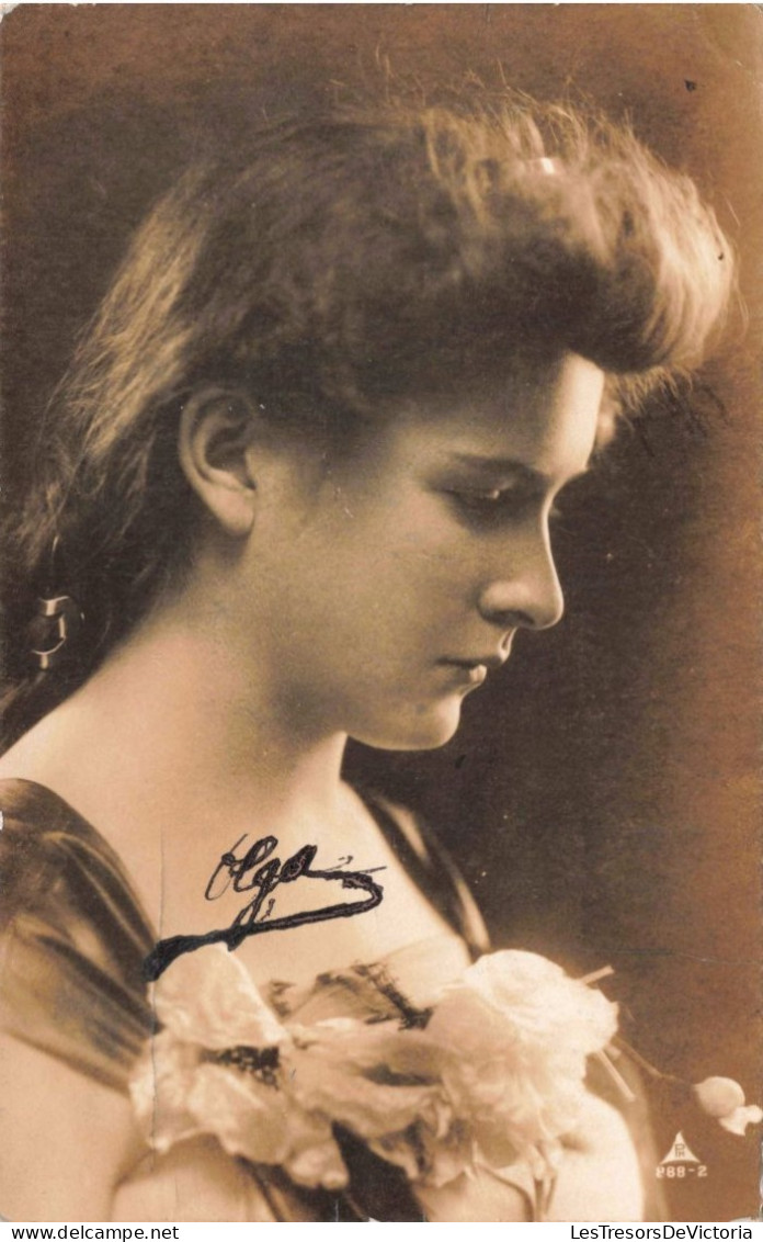 CARTE PHOTO - Photographie - Profil D'une Jeune Femme -  Carte Postale Ancienne - Photographie