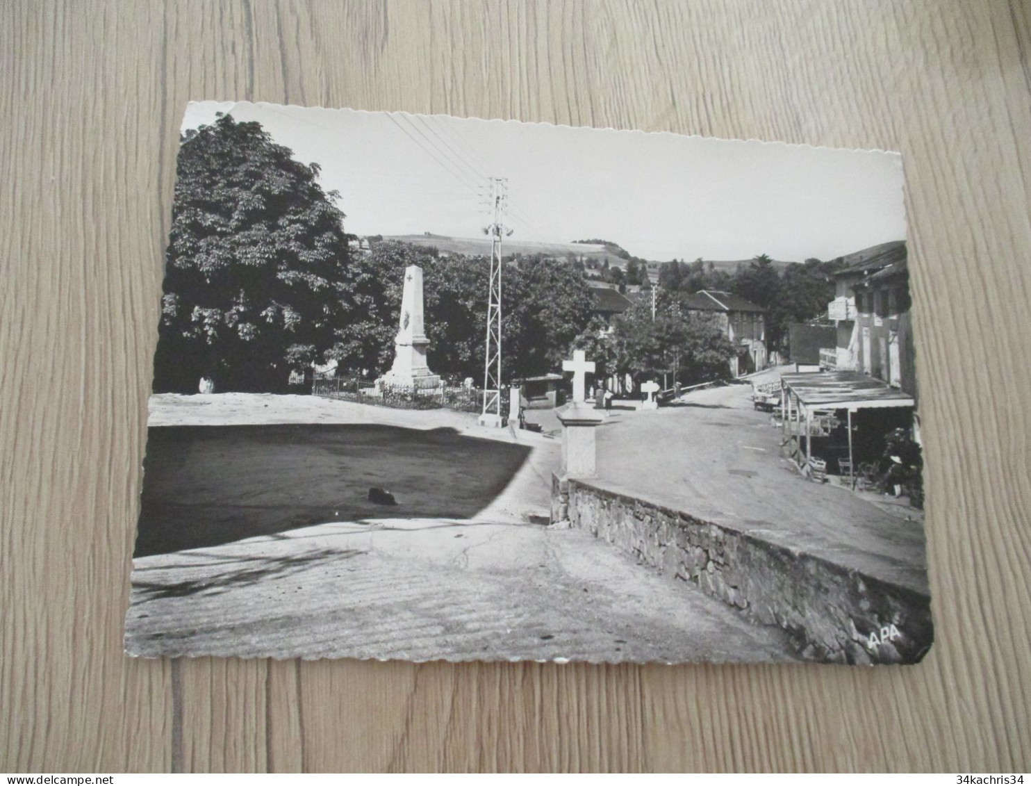 CPSM GF  34 Hérault La Salvetat Sur Agout Place Et Monument Aux Morts - La Salvetat