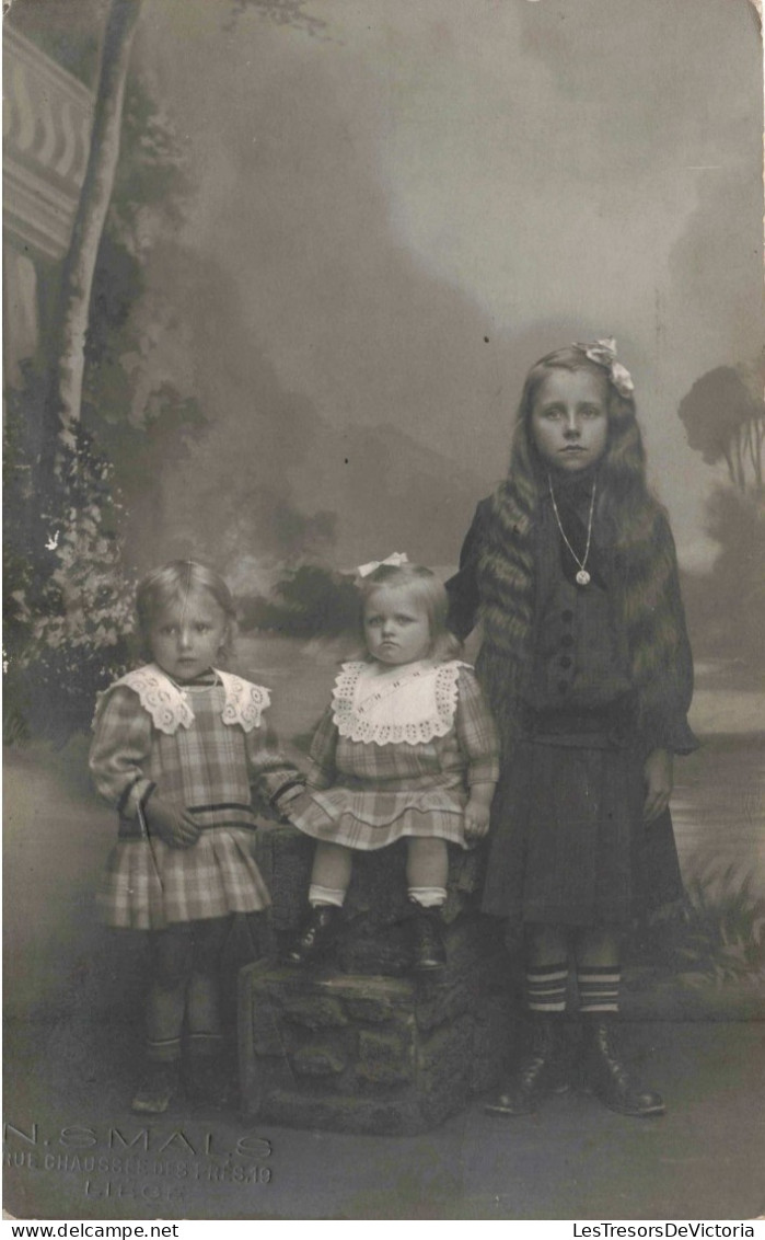 ENFANT - Portrait De Trois Soeurs - Carte Postale Ancienne - Groepen Kinderen En Familie