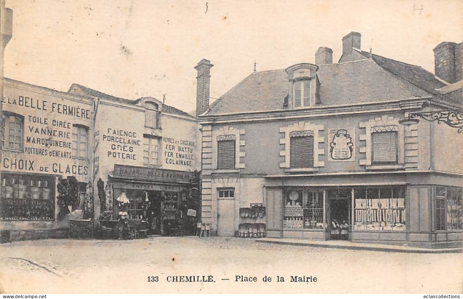 Chemillé          49         Place De La Mairie . La Belle Fermière      N°133    (voir Scan) - Chemille