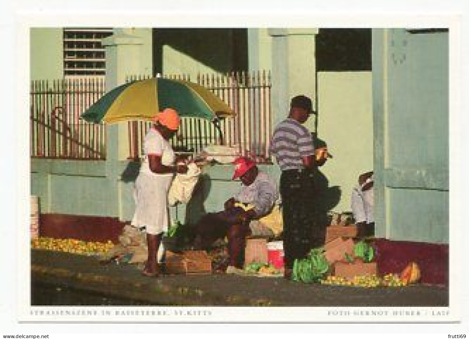 AK 158515 ST. KITTS & NEVIS - St. Kitts - Strassenszene In Basseterre - Saint Kitts And Nevis